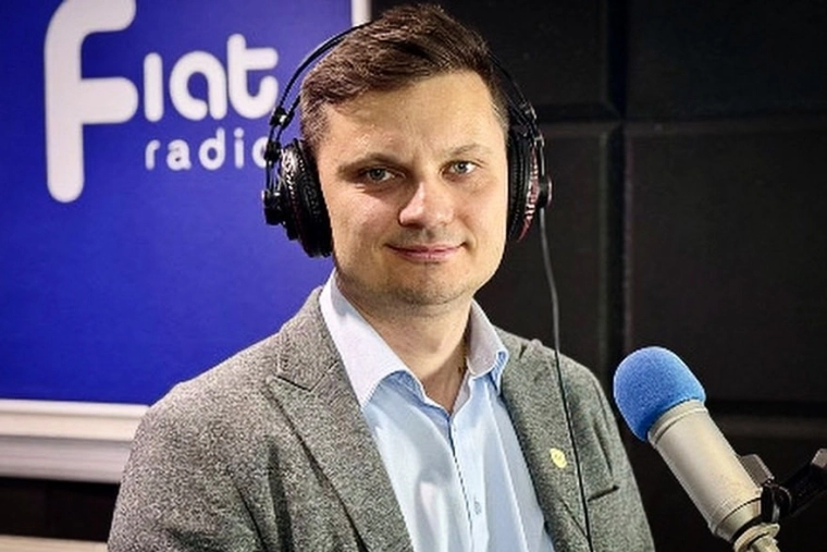 Rak jądra – co warto wiedzieć? Wywiad z lek. Michałem Ostrówką w Radiu Fiat